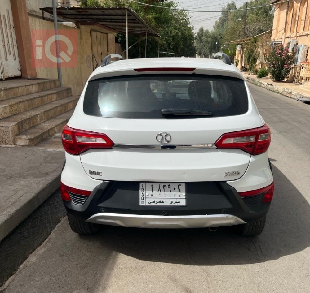 BAIC X25